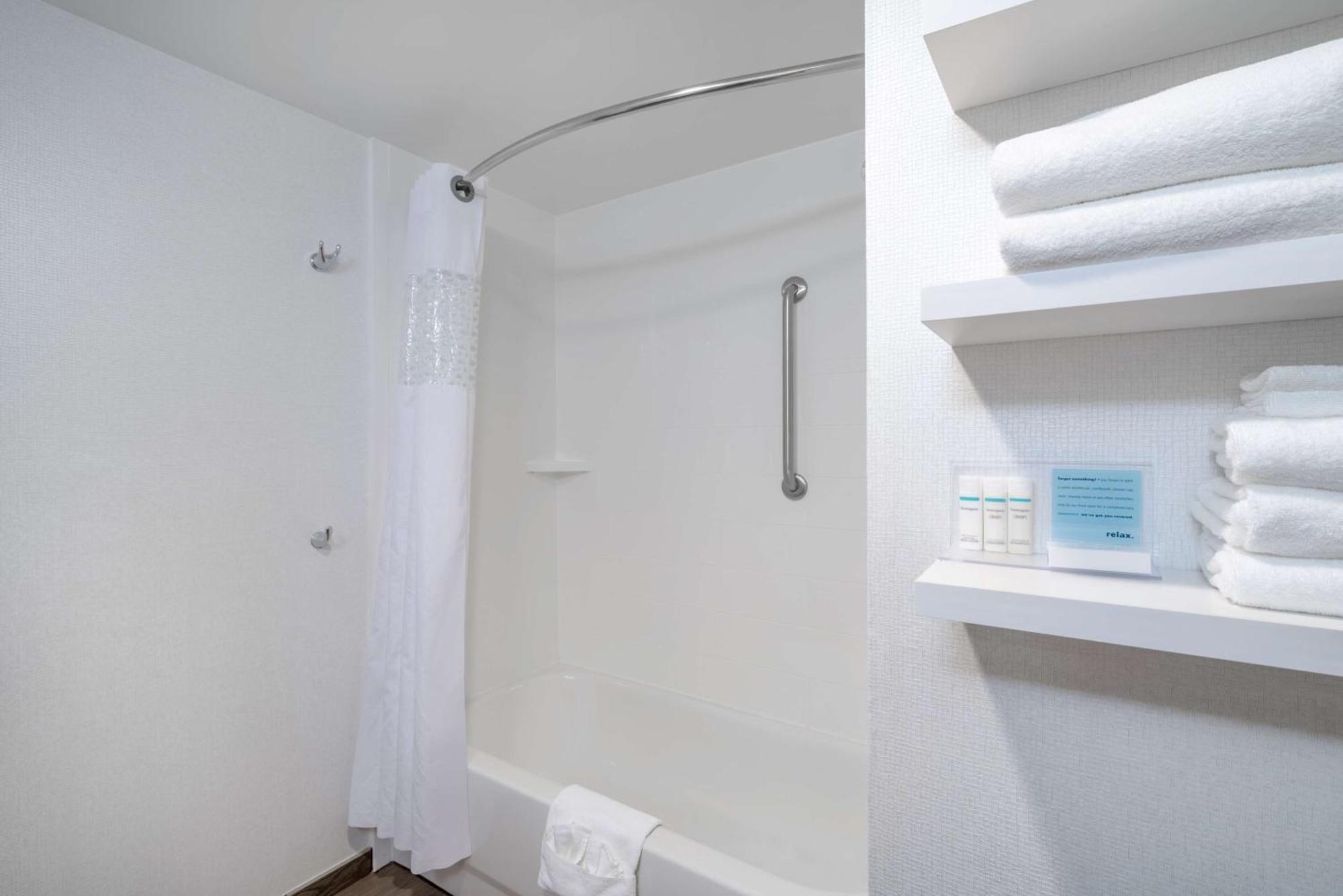 Hampton Inn Frostburg Dış mekan fotoğraf