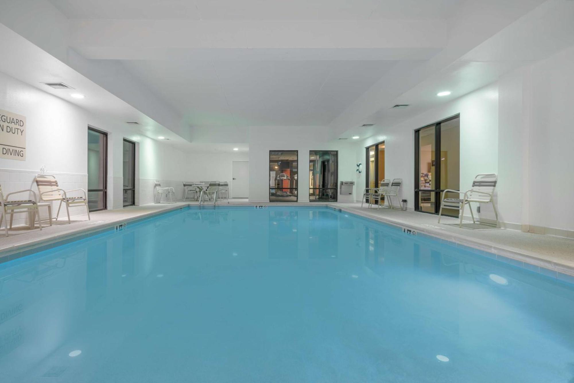 Hampton Inn Frostburg Dış mekan fotoğraf
