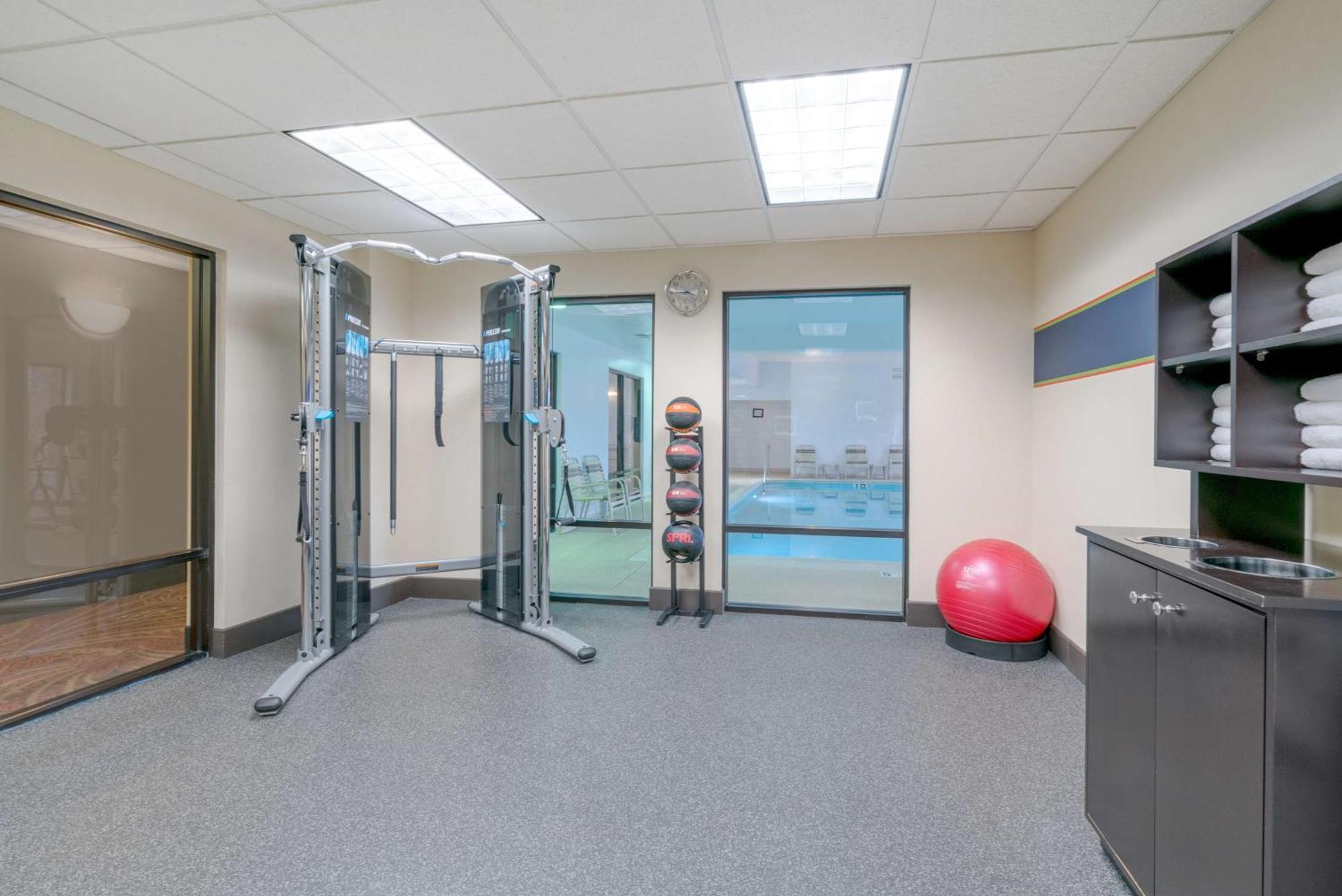 Hampton Inn Frostburg Dış mekan fotoğraf