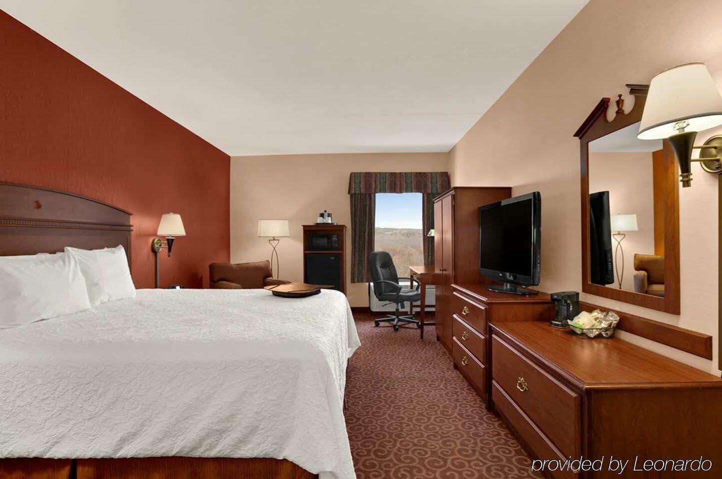 Hampton Inn Frostburg Dış mekan fotoğraf